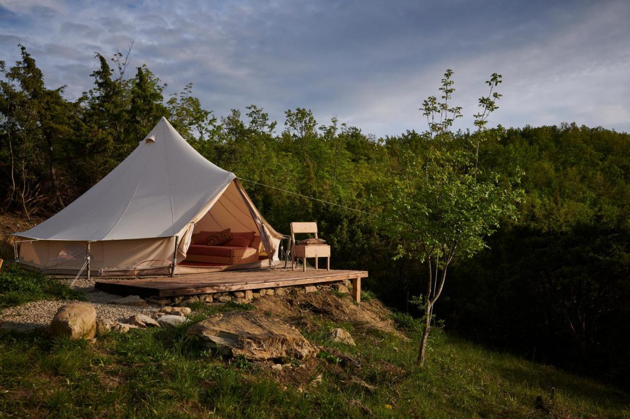 Agricola Ombra - Tents In Nature Hotel Lajatico Kültér fotó